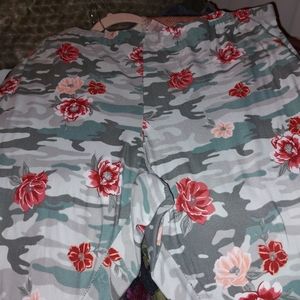 Woman within, 2X, Camouflage Floral